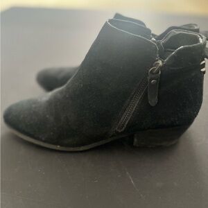 Black suede Vince Camuto booties